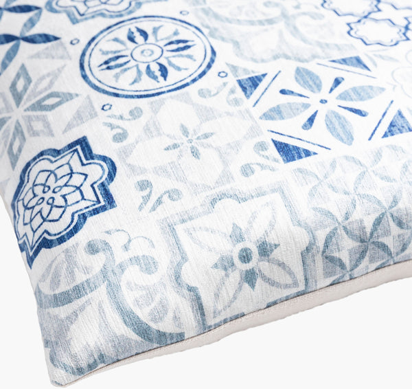 Surya Valla 18" Global Inspired Accent Pillow - Elegant, Durable Design For Eclectic Home Decor Charm Light Slate Polyester,Linen Vaa001-1818p