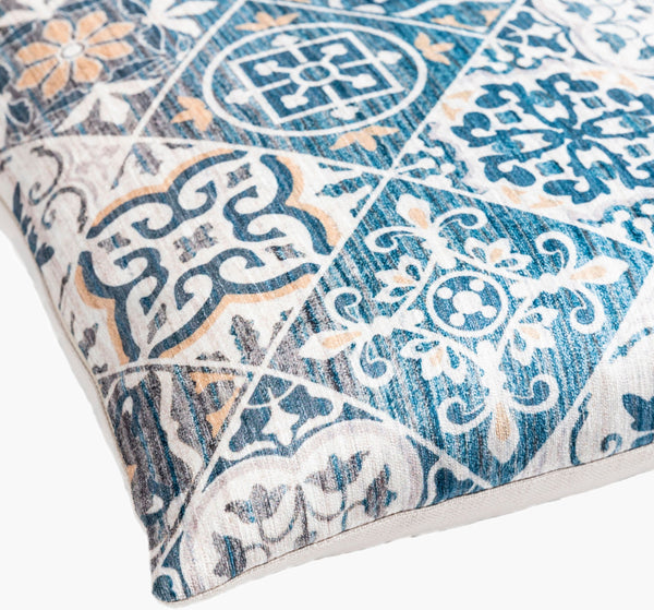 Surya Valla 18" Global Inspired Accent Pillow - Elegant, Durable Design For Eclectic Home Decor Charm Dark Blue Polyester,Linen Vaa002-1818d