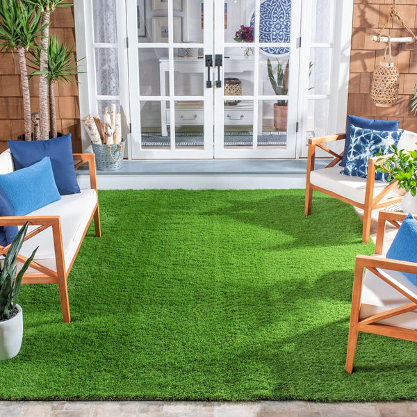 Safavieh Turf Landscape Area Rug Tufted Indoor / Outdoor Rug Green VST100A-38