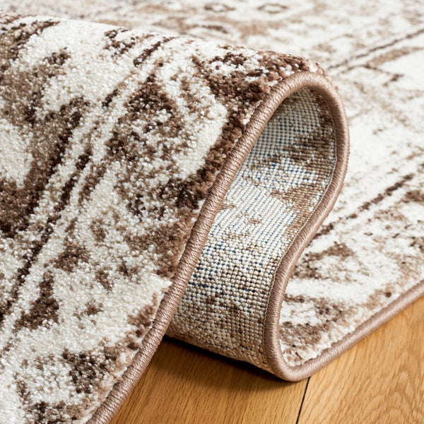Safavieh Vintage Hamadan 211 Power Loomed Transitional Rug Brown / Ivory VTH211T-6