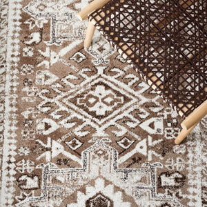 Safavieh Vintage Hamadan 211 Power Loomed Transitional Rug Brown / Ivory VTH211T-6
