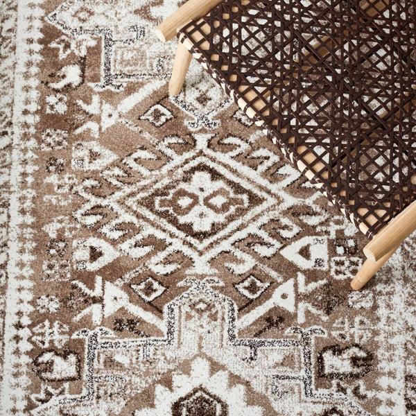 Safavieh Vintage Hamadan 211 Power Loomed Transitional Rug Brown / Ivory VTH211T-6