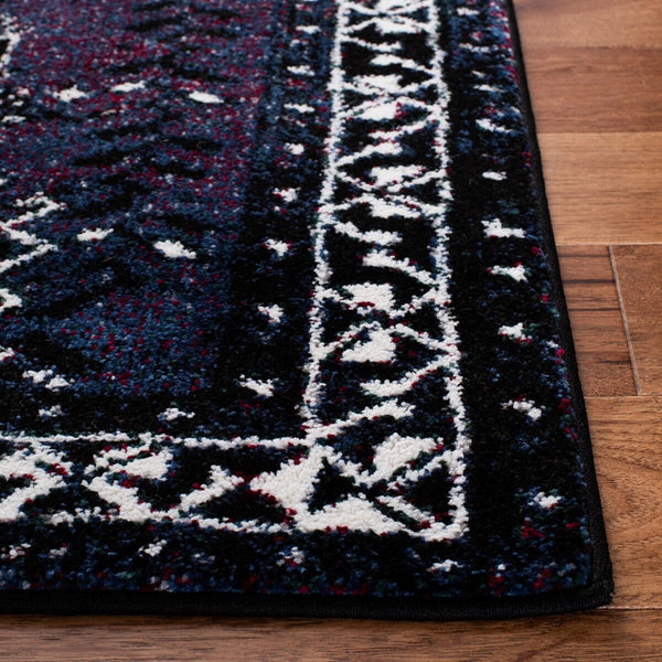 Safavieh Vintage Hamadan 293 Power Loomed Polypropylene Transitional Rug Purple / Black VTH293V-6