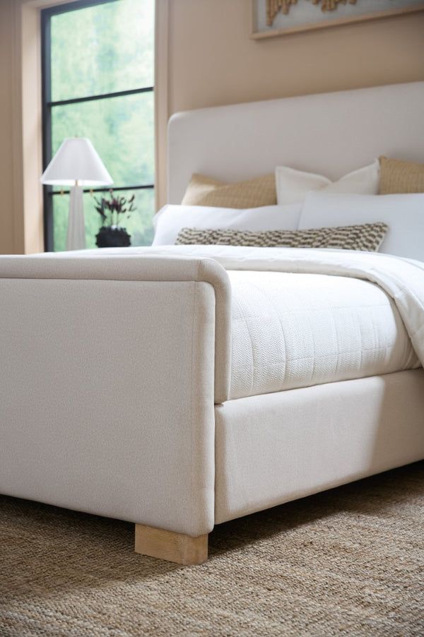 Hooker Furniture Banyon Banyon Bay King Upholstered Bed In Merino Buff With Desert Oak Finish, Plush Padded Headboard 6081-90866-82