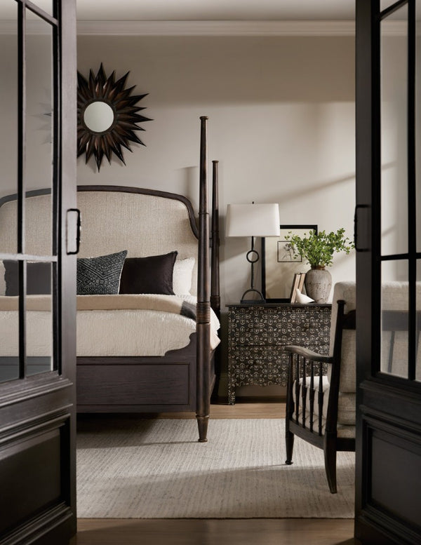 Hooker Furniture Americana Queen Upholstered Poster Bed With Cream Headboard, Molasses Oak Finish, Distressed Charm 88.50 L x 65.75W x 75.50H 7050-90650-89