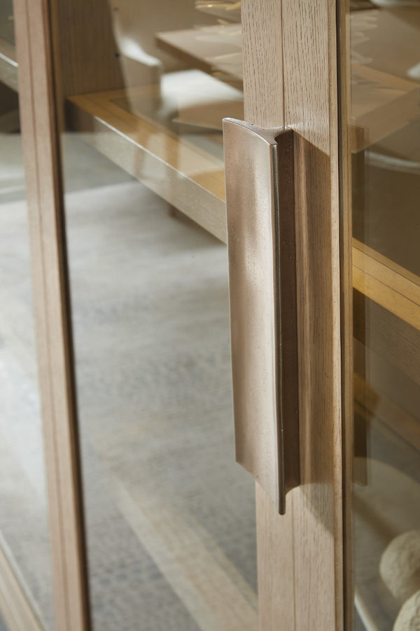 Hooker Furniture Westwood Polished Limestone Display Cabinet With Led Lighting, Quartered Oak Veneers & Tapered Legs 6133-75906-80