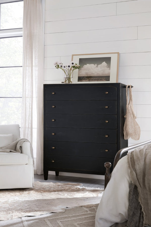 Hooker Furniture Ciao Ciao Bella Six-Drawer Chest Black — Distressed Farmhouse Dresser With Cedar Lined Drawer & Rods 5805-90010-99