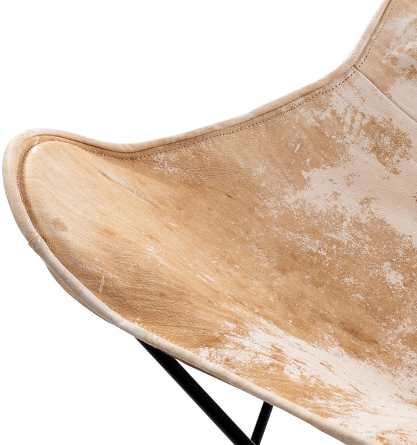 Nizhoni ZHO-001 35"H x 31"W x 31"D Lounger ZHO-001  Upholstery: CamelTop: Camel; Base: Black Surya