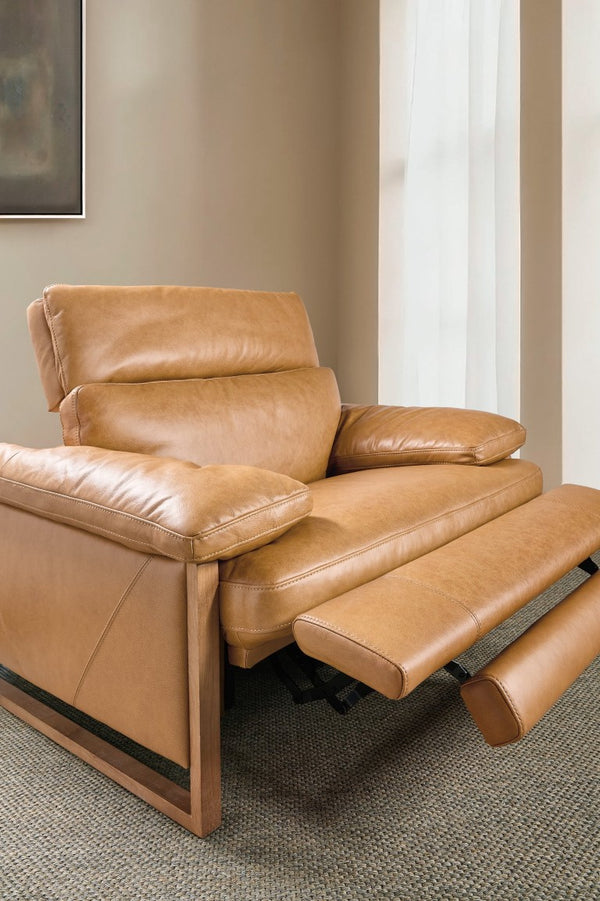Hooker Furniture Jericho Oversized Power Recliner In Dallas Toffee Leather With Sleigh Wood Sides, Pillow Arms, Motorized Headrest And Hidden Controls 43.20 L x 53.50W x 32.20H SS461-PH1-087
