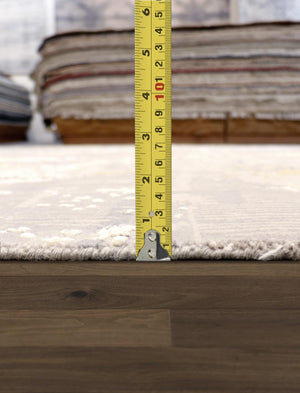 Modern Hand-Loomed Silk & Wool Area Rug - Elevate Your Space with Luxurious Elegance & Comfort