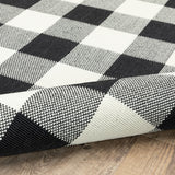 2’x8’ Black and Ivory Gingham Indoor Outdoor Runner Rug