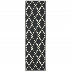 2’x8’ Black and Ivory Trellis Indoor Outdoor Runner Rug