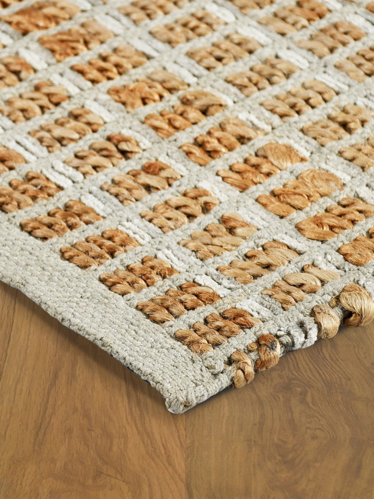 Tan and Gray Detailed Grid Scatter Rug – English Elm