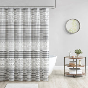 Urban Habitat Calum Modern/Contemporary 100% Cottonn Yarn Dye Shower Curtain With Pompoms UH70-2308