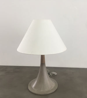 VIG Furniture Modrest Nunez Modern Concrete & Oak Table Lamp VGGR901645