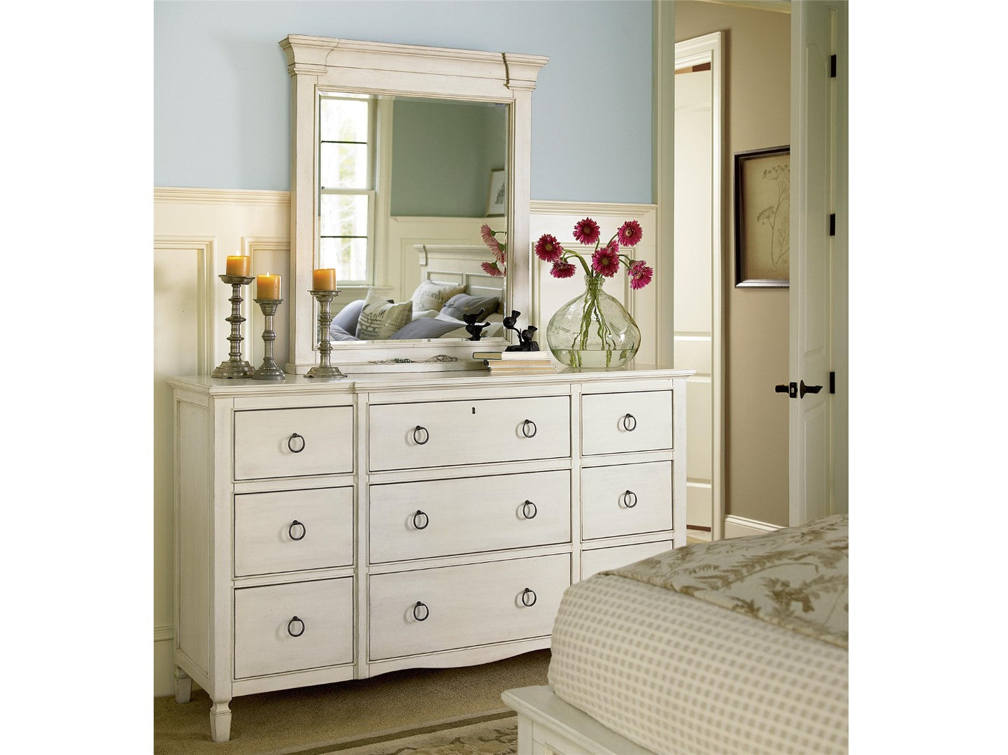Summer Hill Nine Drawer Dresser - Thumbnail 5