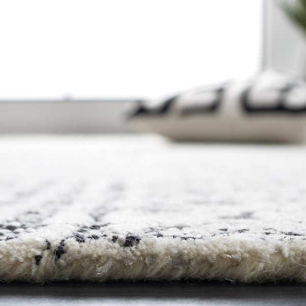 Safavieh Abstract 225 Hand Tufted Wool Rug ABT225Z-8