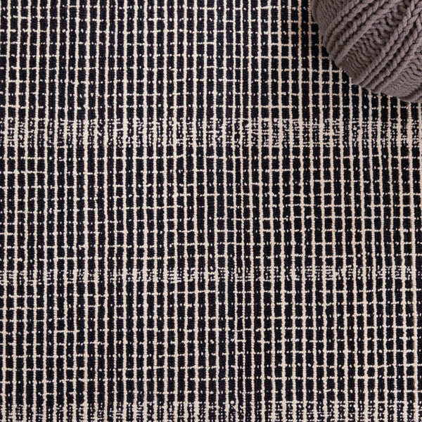 Safavieh Abstract 482 Hand Tufted 85% Wool/15% Cotton Modern Rug ABT482Z-9