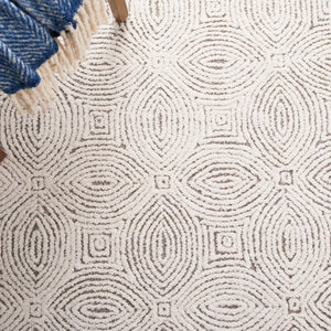 Safavieh Abstract 575 Hand Tufted 80% Wool/20% Cotton Rug ABT575B-8