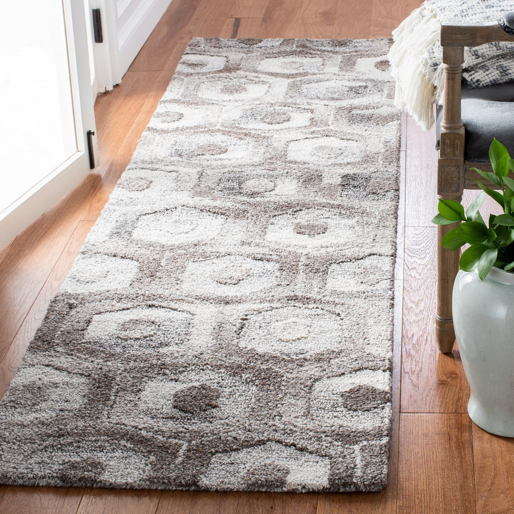 Safavieh Abstract 632 Hand Tufted 65% Wool/25% Viscose/10% Nylon Contemporary Rug ABT632F-9
