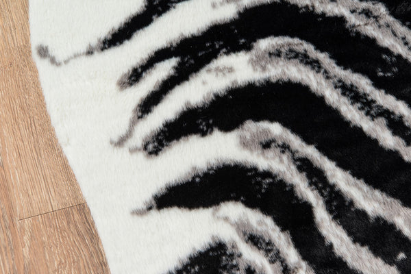 Momeni Erin Gates Acadia ACA-1 Machine Made Modern Animal Print Indoor Area Rug Black 5'3" x 7'10" ACADIACA-1BLK537A