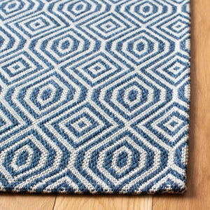 Augustine 400 Augustine 401  Power Loomed 62.5%Coton, 33.9%Polyester, 3.6%Viscose Rug Navy / Light Grey