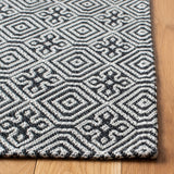 Augustine 400 Augustine 402  Power Loomed 65.0%Coton, 30.4%Polyester, 4.6%Viscose Rug Black / Light Grey