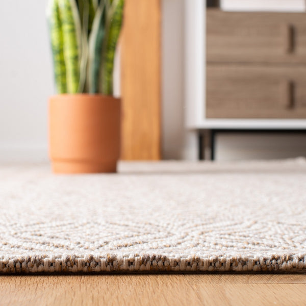 Augustine 400 Augustine 403  Power Loomed 70.5%Coton, 22.1%Polyester, 6.3%Viscose, 1.1%Acrylic Rug Taupe / Cream