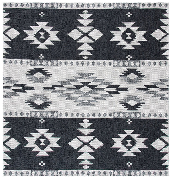 Augustine 400 Augustine 426  Power Loomed 63.7%Coton,30.8%Polyester, 5.5%Viscose Rug Black / Light Grey