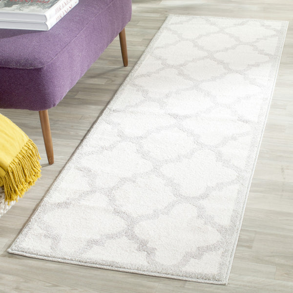 Safavieh Amherst 423 Power Loomed 67% Polypropylene 18% Fibrillated Polypropylene 8% Latex 7% Poly-cotton(warp) Rug AMT423E-3
