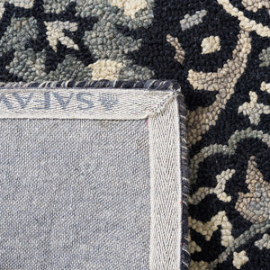 Safavieh Aspen 141 Hand Tufted 85% Wool/15% Cotton Bohemian Rug APN141Z-8