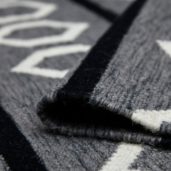 AMER Rugs Artifacts ARI-1 Flat-Weave Tribal Southwestern Area Rug Gray 9' x 12'