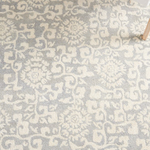 Safavieh Antiquity 860 Hand Tufted Wool Rug AT860F-8