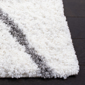 Safavieh August 500 Power Loomed 50% Jute/45% Polypropylene/5% Polyester Shag Rug AUG582A-9