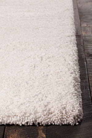 Chandra Rugs Bella 100% Polyester Hand-Woven Contemporary Shag Rug White 7'9 x 10'6