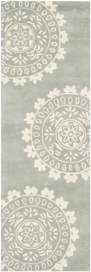 Safavieh Bella 121 Hand Tufted Wool Rug BEL121A-2