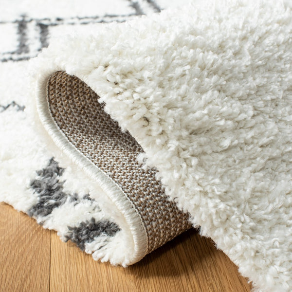 Safavieh Berber Shag 164 Power Loomed 50% Jute/45% Polypropylene/5% Polyester Shag & Flokati Rug BER164D-7SQ