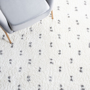 Safavieh Berber Shag Power Loomed 50% Jute/45% Polypropylene/5% Polyester Shag & Flokati Rug BER166A-9