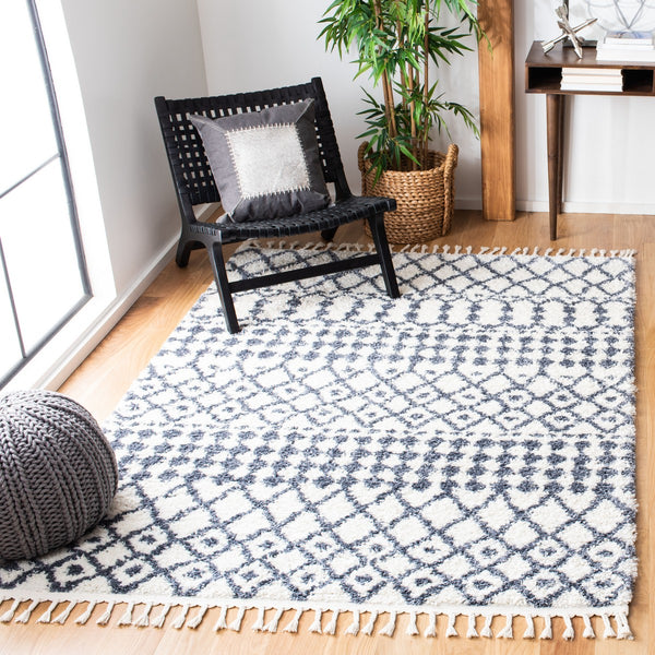 Berber Fringe Shag 538 Shag & Flokati Power Loomed 80% Polypropylene + 20% Polyester Rug Ivory / Dark Grey