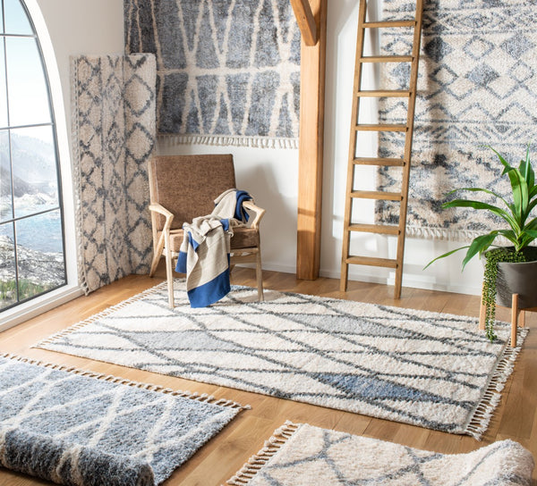 Safavieh Berber Fringe Shag 606 Power Loomed Polypropylene Shag & Flokati Rug BFG606A-4