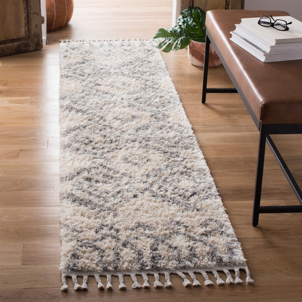 Safavieh Berber Fringe Shag 611 Power Loomed Polypropylene Shag & Flokati Rug BFG611A-4
