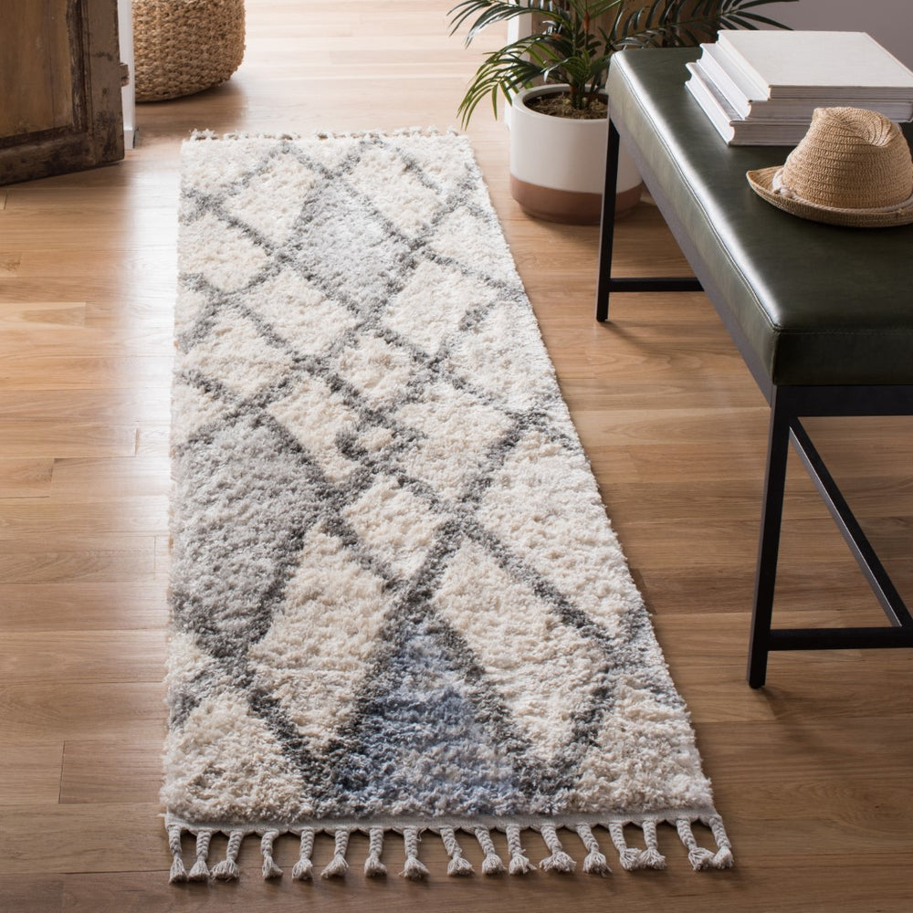 Safavieh Berber Fringe Shag 628 Power Loomed Polypropylene Shag & Flokati Rug BFG628A-28