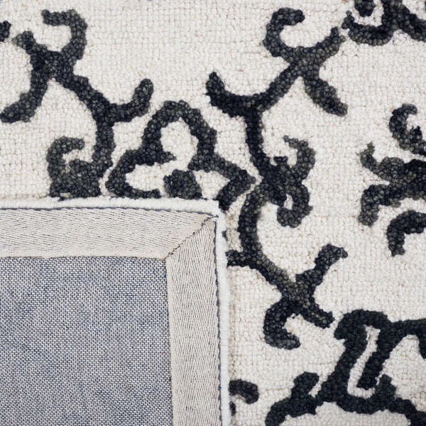 Safavieh Blossom 104  Hand Tufted 100% Wool Pile Rug BLM104B-9