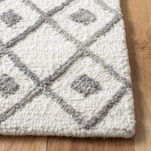 Aspen Blossom 115 Hand Tufted 100% Wool Pile Bohemian Rug Ivory / Grey 100% Wool Pile BLM115A-5