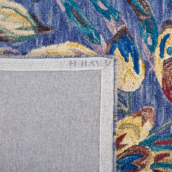 Safavieh Blossom 462 Floral Hand Tufted Rug Blue / Violet BLM462U-8