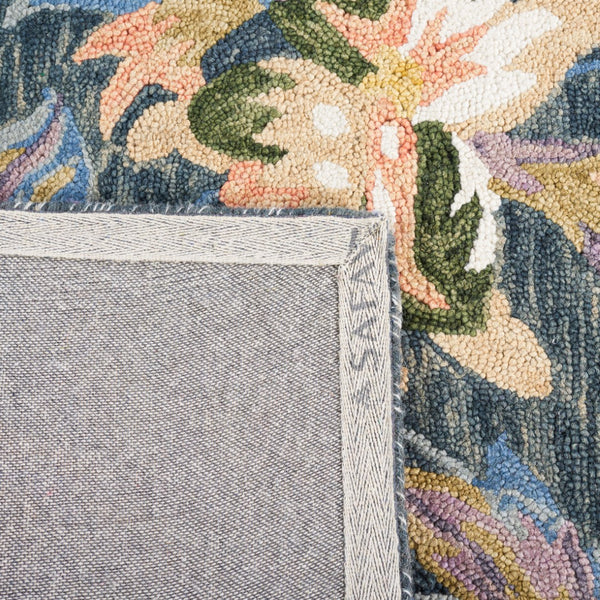 Safavieh Blossom 467 Floral Hand Tufted Rug Grey / Violet BLM467F-5