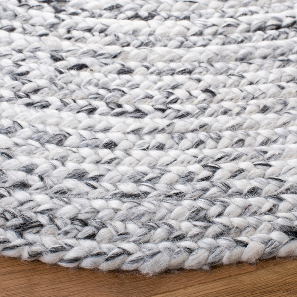 Braided 100% PET Yarn Handmade Rug with Durable Design and Soft Pile Height Perfect for Any Space