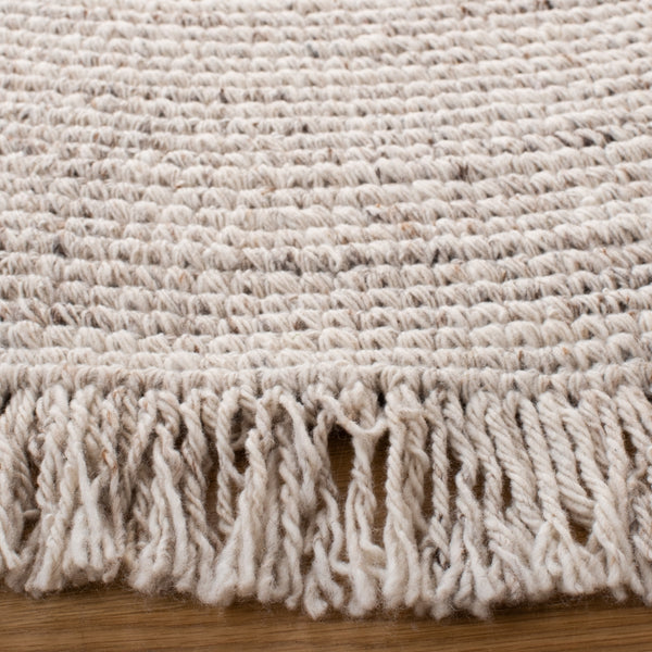 Braided Handmade Rug Crafted from 100% PET Yarn for Eco-Friendly Style and Comfort in Any Room