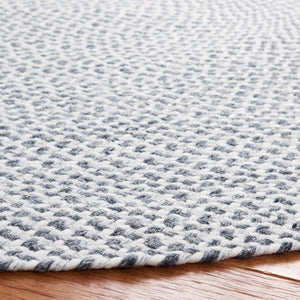 Braided 801 Hand Woven 100% Polyester Contemporary Rug Grey / Ivory 100% Polyester BRD801F-5R