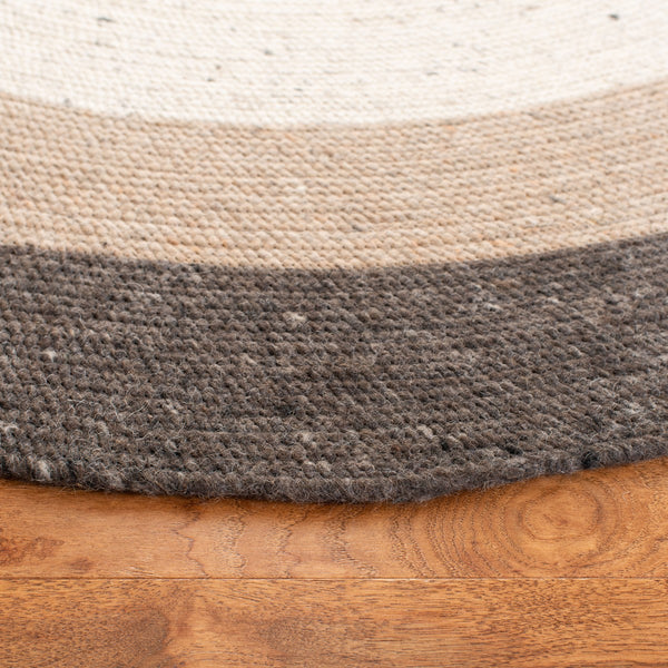 Safavieh Braided 903 Hand Woven 60% Wool, 40% Cotton Rug BRD903H-8R